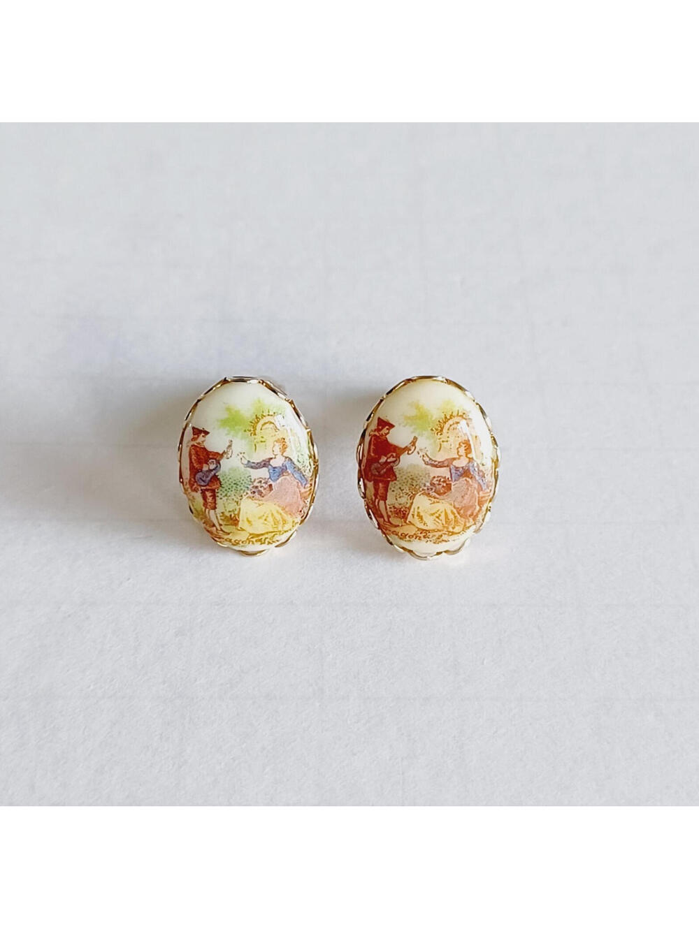 Vintage Oval Gold Tone Classic Fragonard Courting Couple Cufflinks